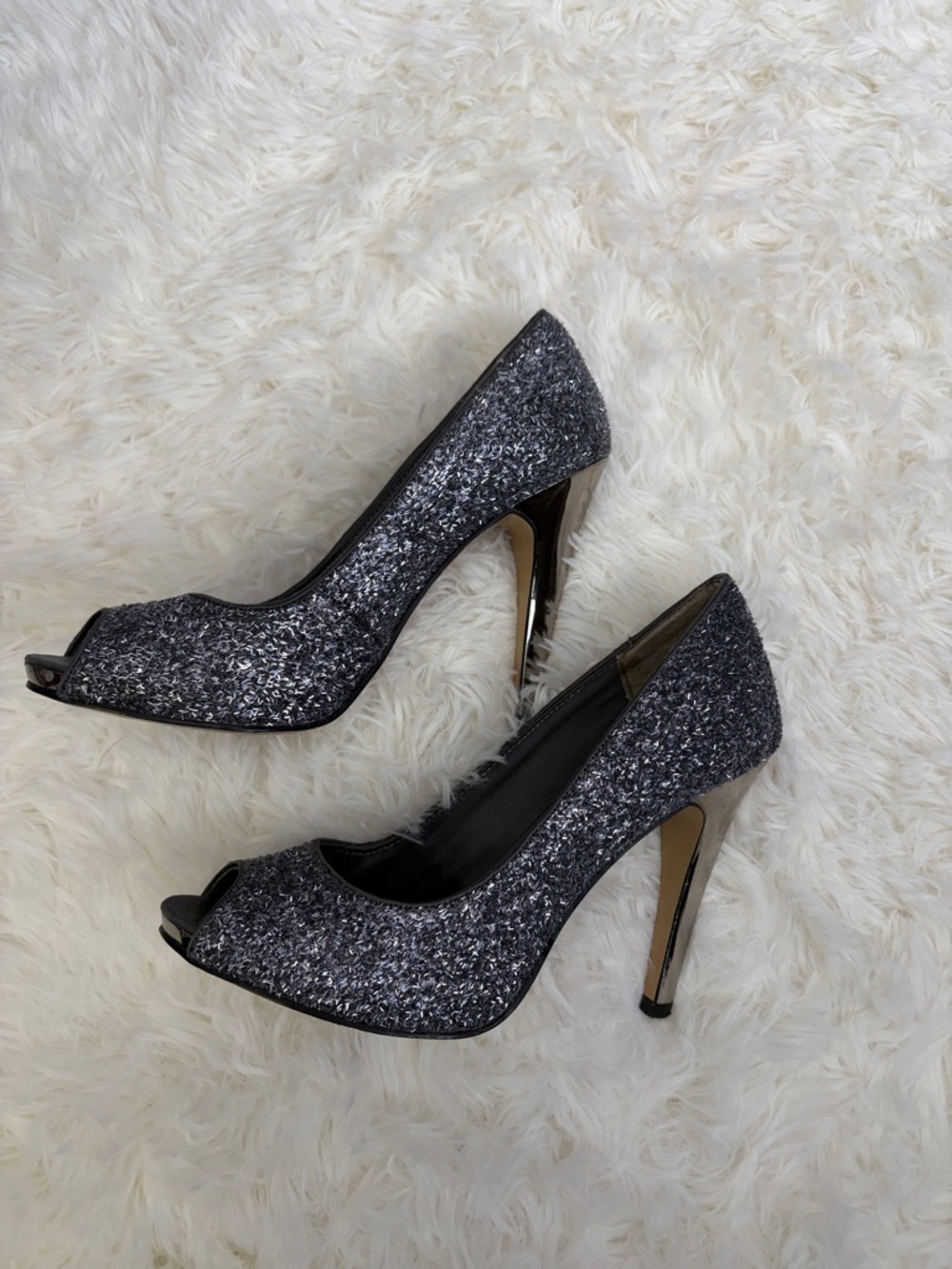 Nine West Metallic Glitter Peep-Toe Pumps in Dark Silver Size 7
